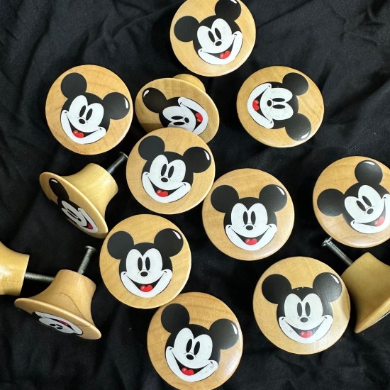 KULP 32 Дървена лакирана дръжка Мики Маус 