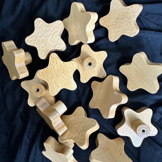 KULP 37 Дървена лакирана дръжка  звезда