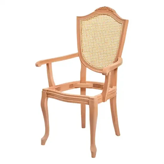 Фотьойл Cup Lukens с резбовани подлакътници от ракита